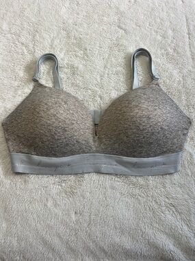 PINK Victoria's Secret Heathered Taupe Wireless Bra with Light Gray Band 40C